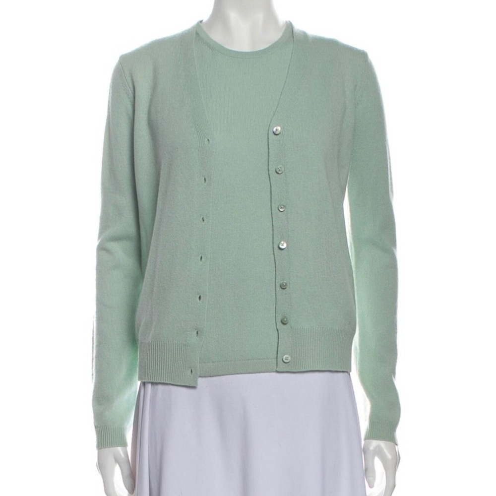 Iconic Henri Bendel cashmere 2 piece sweater set